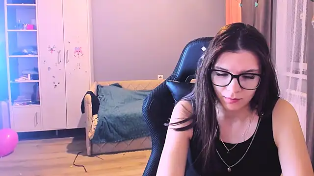 MollyLollipop online show from 01.12.26