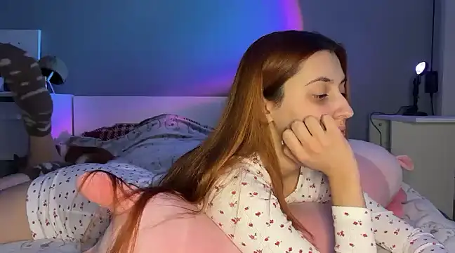 Uniarten online show from 12.15.24