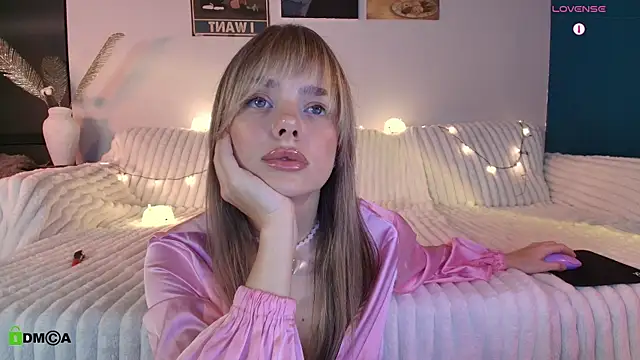 Kylie Desire online show from 10.29.25