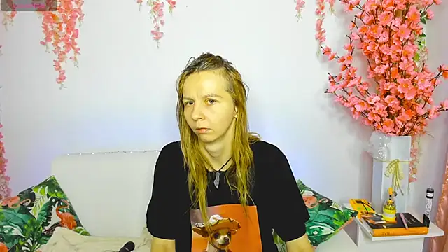 Snapshot of Bell_a_mi_ chatting on 07.17.26 Bell a mi online show from 07.17.26
