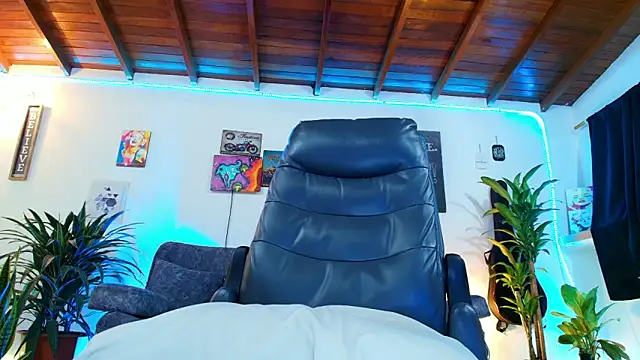 Snapshot of RyanCarter_ chatting on 09.28.25 RyanCarter  online show from 09.28.25