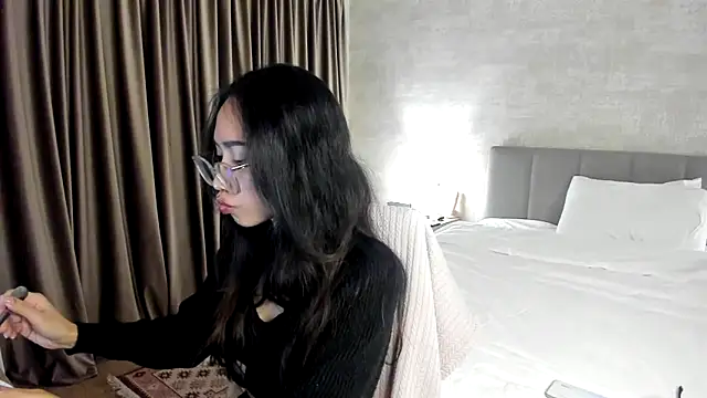 Snapshot of itsyourcassie chatting on 12.16.24 itsyourcassie online show from 12.16.24