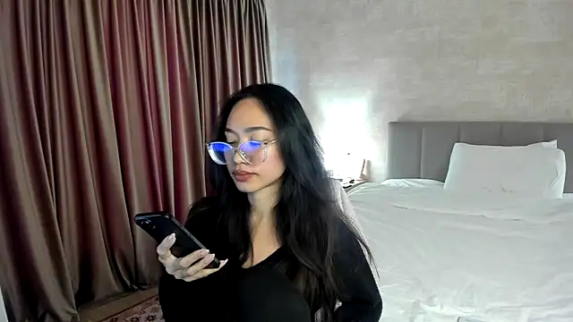 Snapshot of itsyourcassie chatting on 12.16.24 itsyourcassie online show from 12.16.24