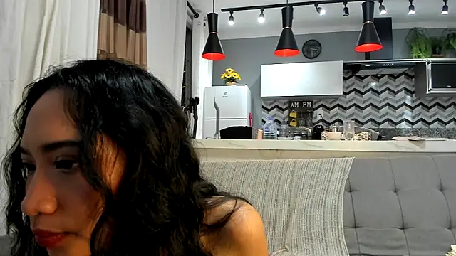 Snapshot of itsyourcassie chatting on 02.16.25 itsyourcassie online show from 02.16.25