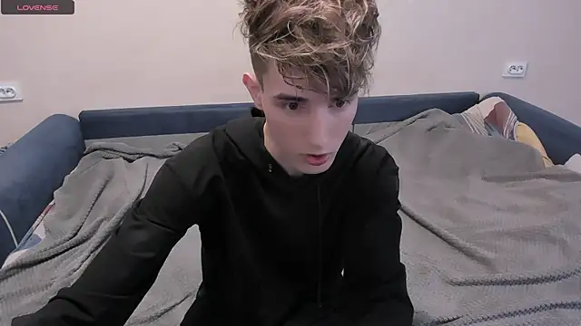 Snapshot of James_Mills chatting on 03.14.25 James Mills online show from 03.14.25