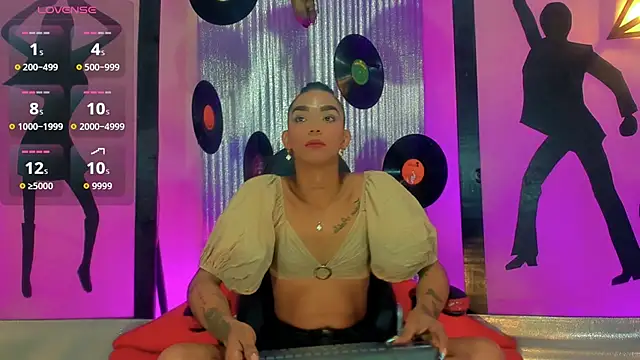 nickyminach  online show from 11.13.25