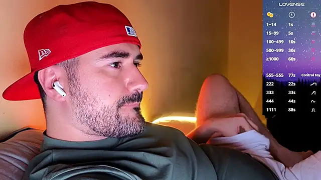 Snapshot of DominantTheo chatting on 11.13.25 DominantTheo online show from 11.13.25