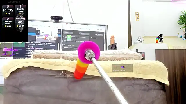 Paulina Davis  online show from 04.09.26