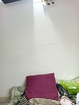 Snapshot of levana1 chatting on 01.04.25 levana1 online show from 01.04.25