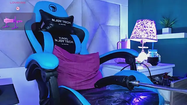 Snapshot of levana1 chatting on 01.27.25 levana1 online show from 01.27.25