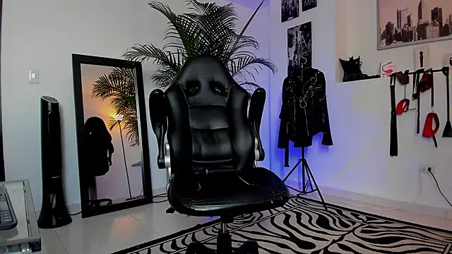 MrFrank tattoo online show from 01.20.25