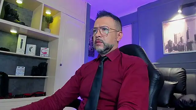 Snapshot of MrFrank_tattoo chatting on 12.17.25 MrFrank tattoo online show from 12.17.25