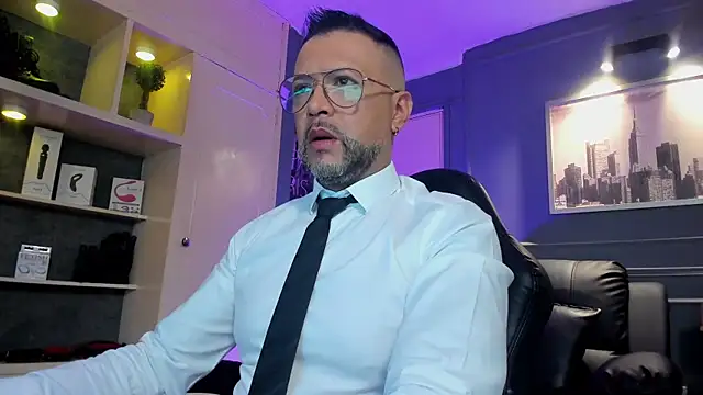 Snapshot of MrFrank_tattoo chatting on 12.19.25 MrFrank tattoo online show from 12.19.25