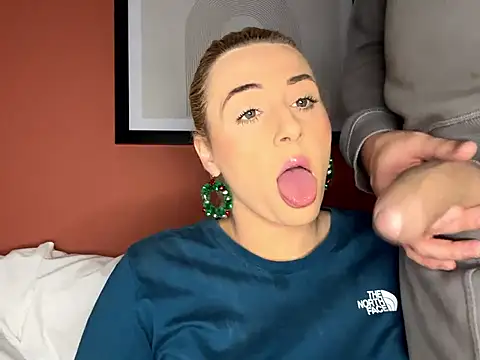 Strongqueen online show from 12.07.24