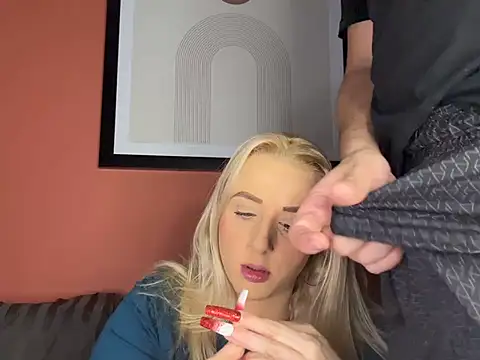 Strongqueen online show from 12.28.24