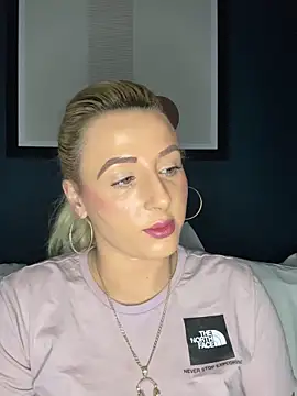 Strongqueen online show from 02.09.25