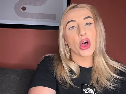 Strongqueen online show from 03.09.25