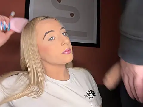 Strongqueen online show from 03.15.25