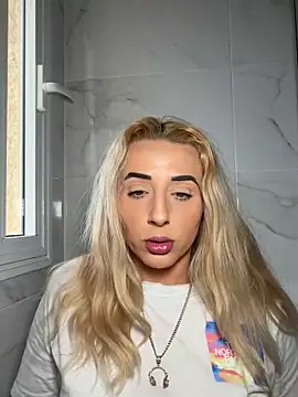 Snapshot of Strongqueen chatting on 05.05.26 Strongqueen online show from 05.05.26