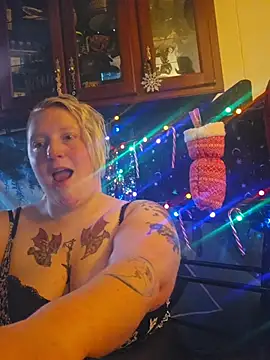 buxombosums online show from 12.20.25