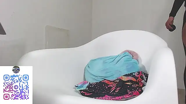 Upskirt Squirt96 online show from 09.11.25