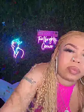 Snapshot of ThickAssRena chatting on 05.21.26 ThickAssRena online show from 05.21.26