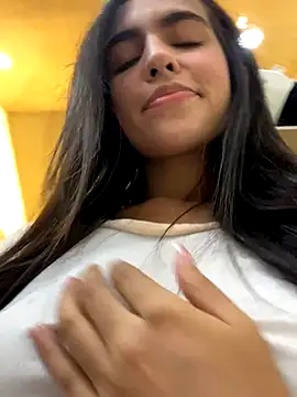 DaphneUwu online show from 10.12.25