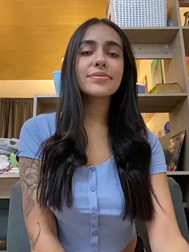 DaphneUwu online show from 10.23.25