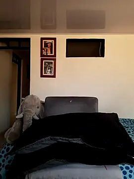 Snapshot of cosmicwind chatting on 12.25.24 cosmicwind online show from 12.25.24