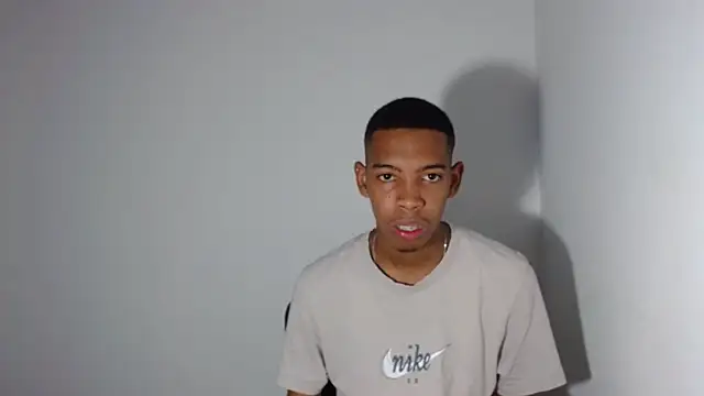 Snapshot of tonny_sexxxx chatting on 03.01.25 tonny sexxxx online show from 03.01.25