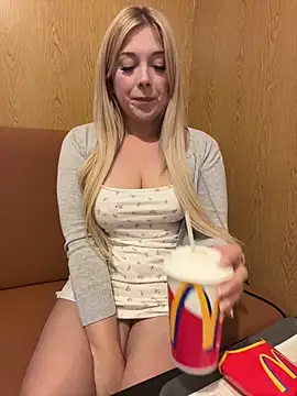 CherryAuroraa online show from 10.11.25