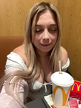 CherryAuroraa online show from 12.13.25