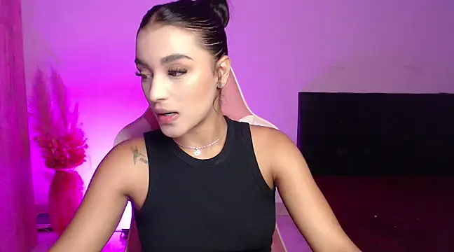 Snapshot of GiltRosebush chatting on 12.03.24 GiltRosebush online show from 12.03.24