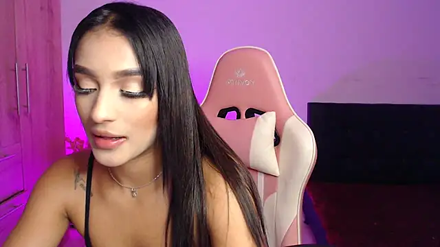 Snapshot of GiltRosebush chatting on 12.06.24 GiltRosebush online show from 12.06.24