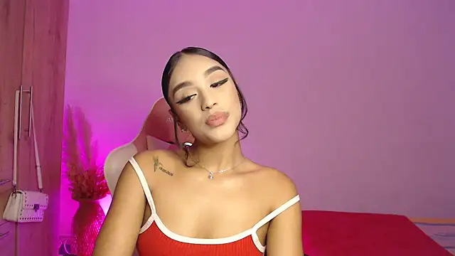 Snapshot of GiltRosebush chatting on 12.18.24 GiltRosebush online show from 12.18.24