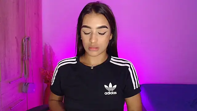 Snapshot of GiltRosebush chatting on 01.11.25 GiltRosebush online show from 01.11.25