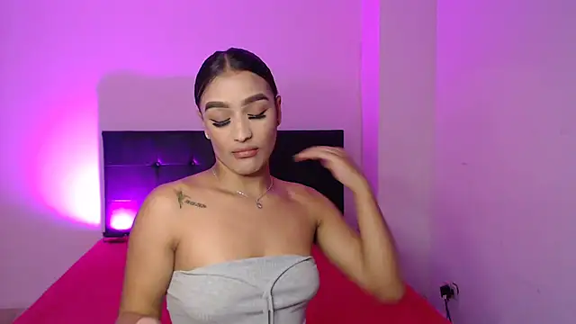 Snapshot of GiltRosebush chatting on 02.15.25 GiltRosebush online show from 02.15.25