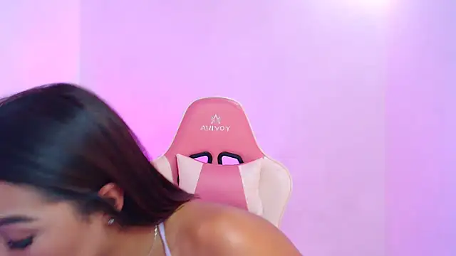 Snapshot of GiltRosebush chatting on 03.12.25 GiltRosebush online show from 03.12.25