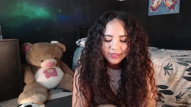 Snapshot of luciana_keating chatting on 07.16.26 luciana keating online show from 07.16.26