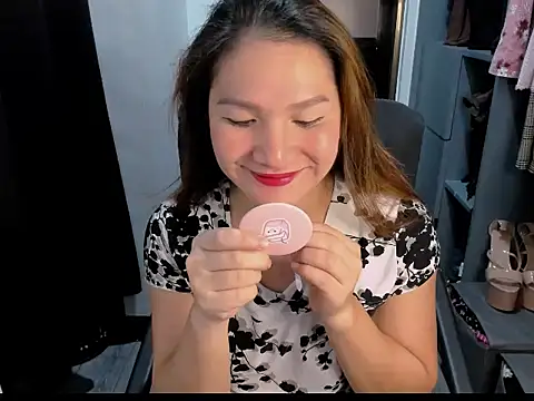 Snapshot of soooooANGEL chatting on 10.14.25 soooooANGEL online show from 10.14.25