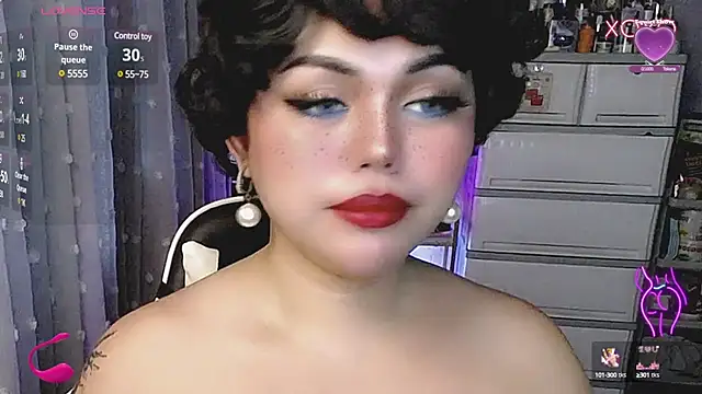 Snapshot of cherry_RED5 chatting on 12.02.24 cherry RED5 online show from 12.02.24