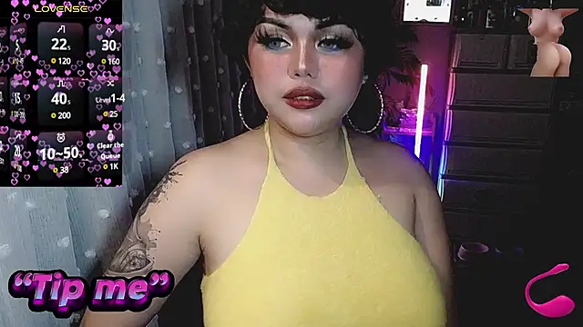 Snapshot of cherry_RED5 chatting on 12.20.24 cherry RED5 online show from 12.20.24