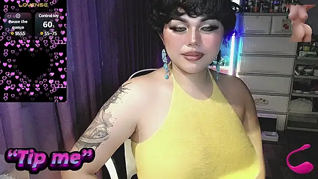 Snapshot of cherry_RED5 chatting on 12.29.24 cherry RED5 online show from 12.29.24