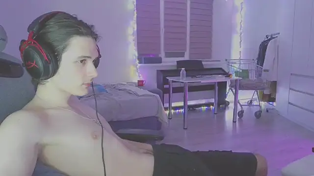 CandyChell online show from 02.22.25