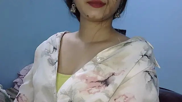 Snapshot of lovelydesi21 chatting on 10.08.25 lovelydesi21 online show from 10.08.25