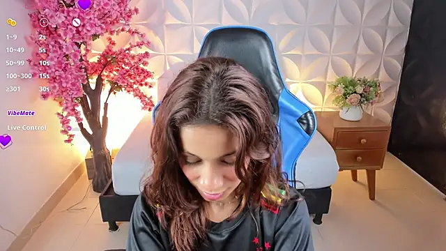 cora 22 online show from 02.10.25