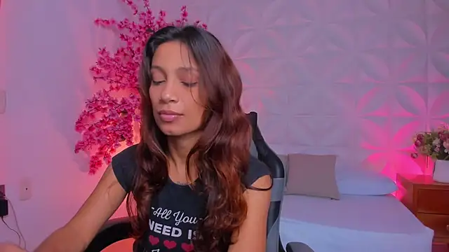 Snapshot of cora_22 chatting on 01.13.26 cora 22 online show from 01.13.26