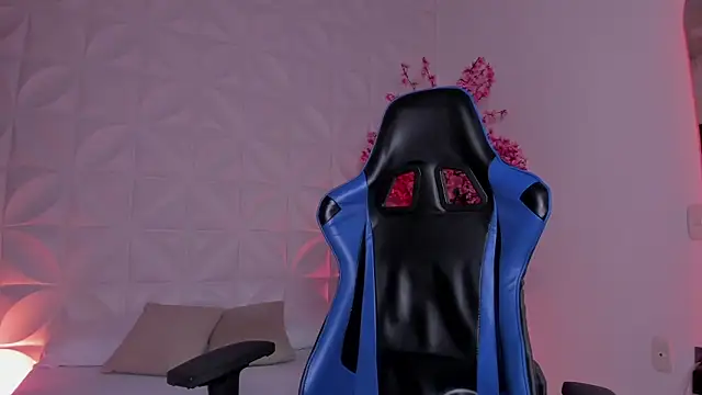 Snapshot of cora_22 chatting on 02.10.26 cora 22 online show from 02.10.26