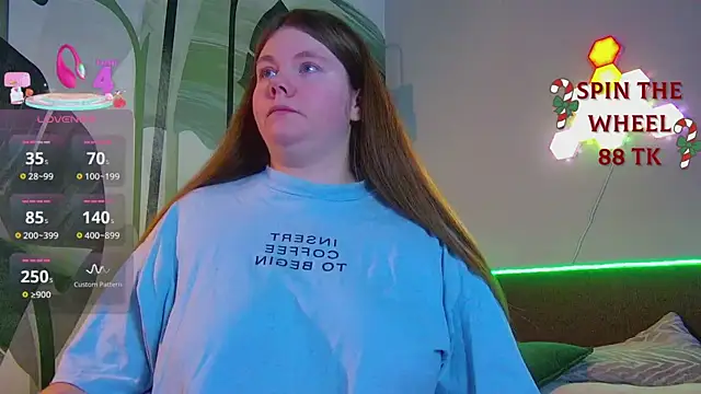 Snapshot of RubyValen chatting on 12.18.25 RubyValen online show from 12.18.25