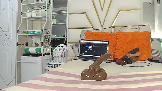 SexyyNana online show from 04.10.26